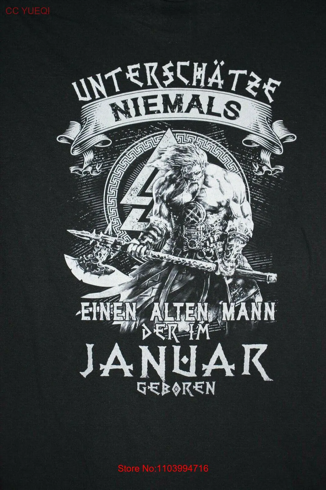 UNTERSCHATZE NIEMALS EINEN ALTEN MANN DER IM JANUAR GEBOREN T-Shirt Large, Black