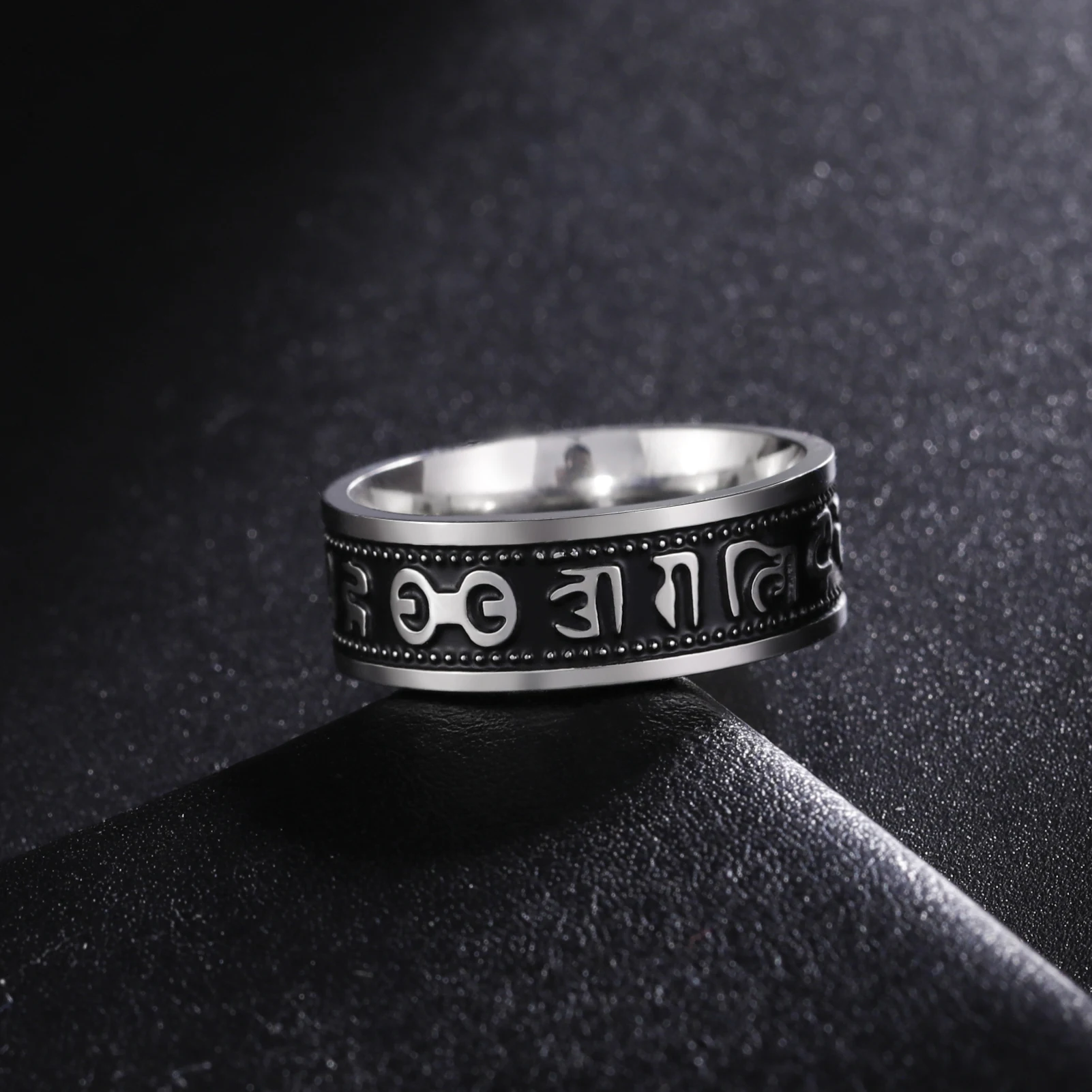 COOLTIME Tibetische Sprichwörterringe mit sechs Charakteren, Edelstahl, Om Mani Padme, Hum-Ringe für Männer und Frauen, buddhistischer Amulett-Schmuck – Detail 2