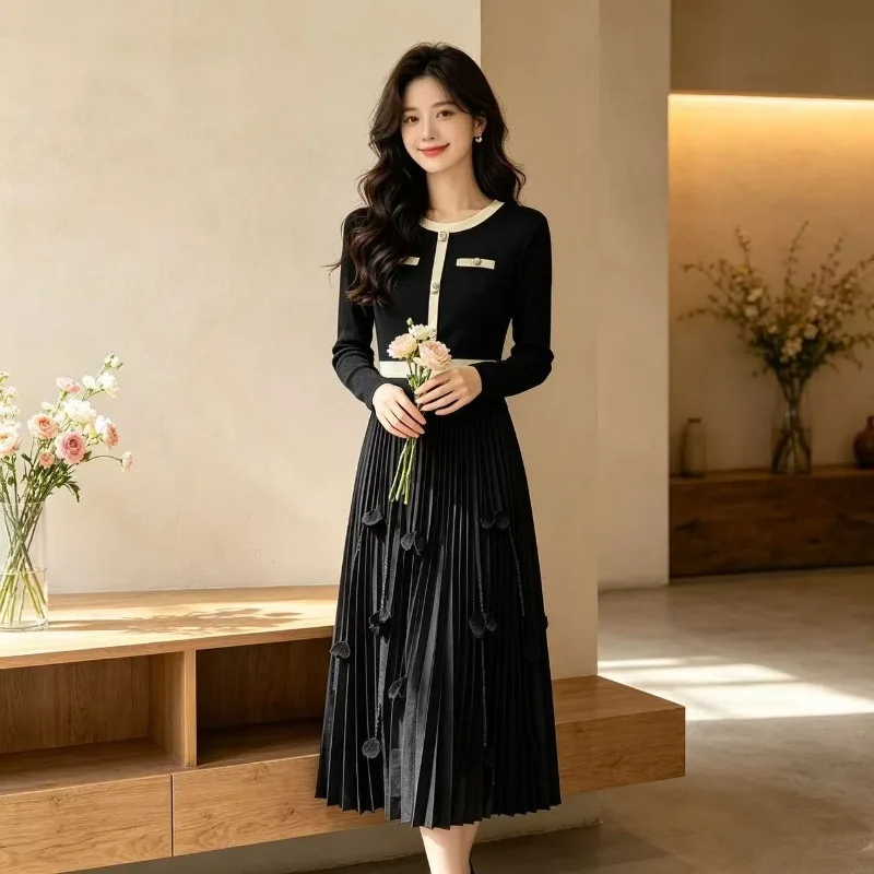 

Плиссированное платье Miyake 2026: Новинка весна-осень, французский ретро-стиль, круглый вырез, приталенный крой, А-силуэт, длинный рукав