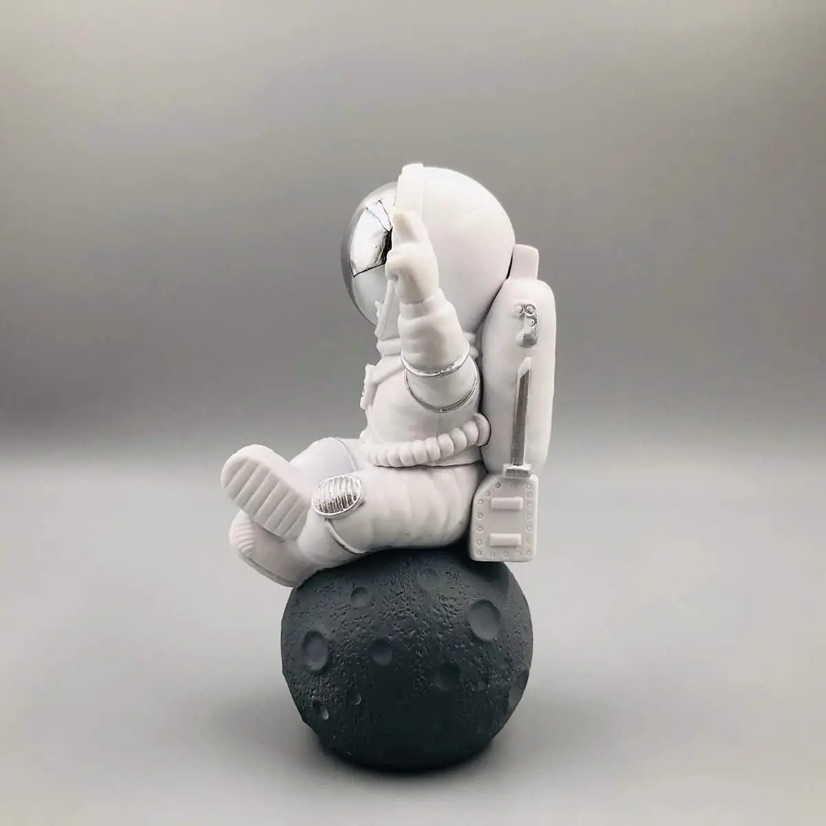 LLLSYBBB Astronaut Figurine Statue, Silver & White Space Decor Ornament | Textured solid Cute mini space figure ornament, deskto