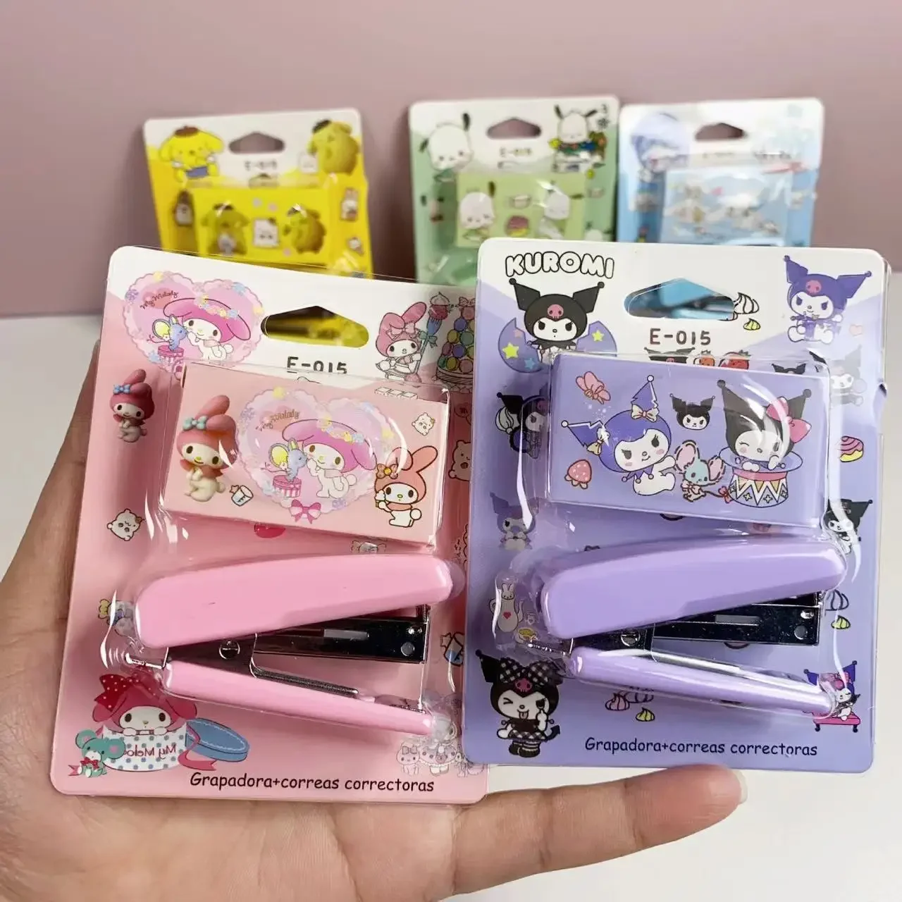 

Anime Peripherals New Creative Sanrio Hello Kitty Student Mini Small Office Stapler Holiday Gift Cute Kawaii Children's Gifts