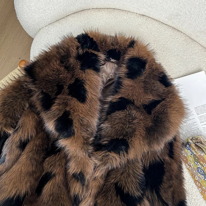 2026 Autunno Inverno Nuovo Stile di Moda Versatile Casual Allentato e Caldo Tuta Sportiva Elegante Pelliccia di Volpe Eco-Friendly Giacca di Pelliccia per Le Donne