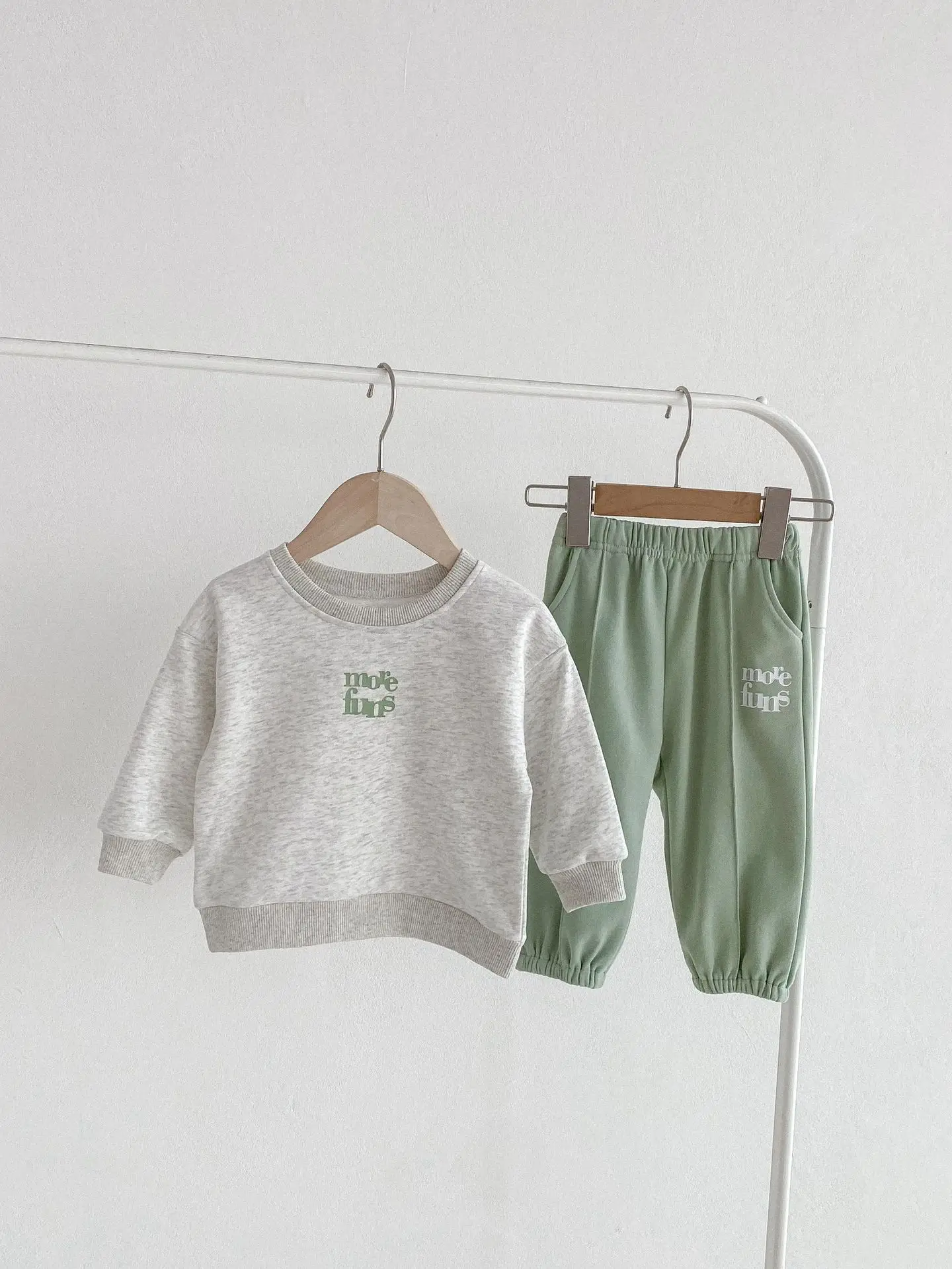 2025 Spring New Baby Long Sleeve Clothes Set Boys Girls Letter Sweatshirt + Pants 2pcs Suit Infant Toddler Casual Sports Outfits