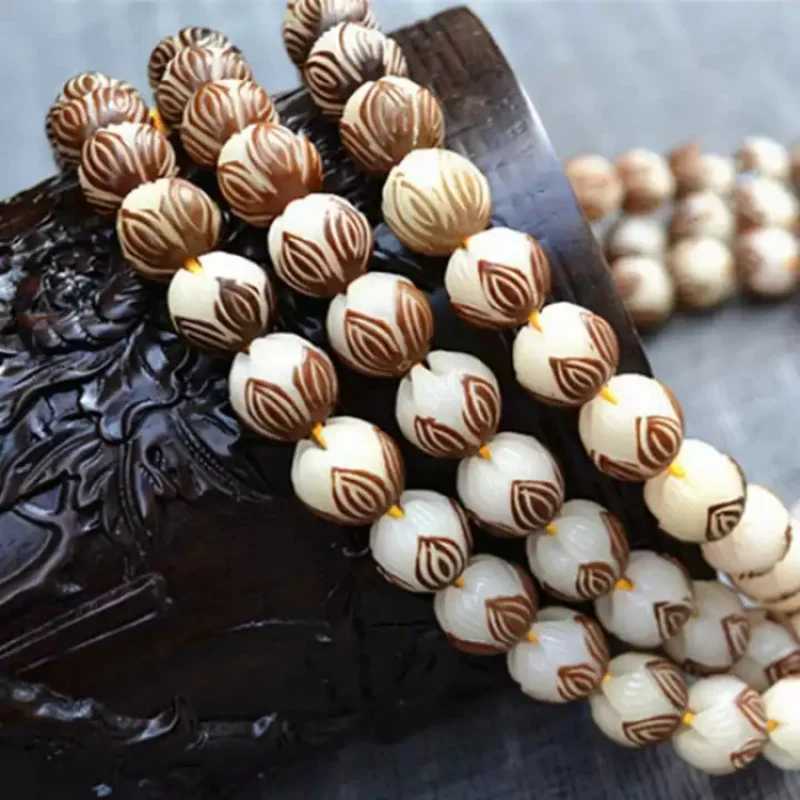 Manufacturers Supply White Corypha Umbraculifea Carved Lotus Beads Xiangyun Lantern Pumpkin Beads Lotus with Leather 108Bracelet