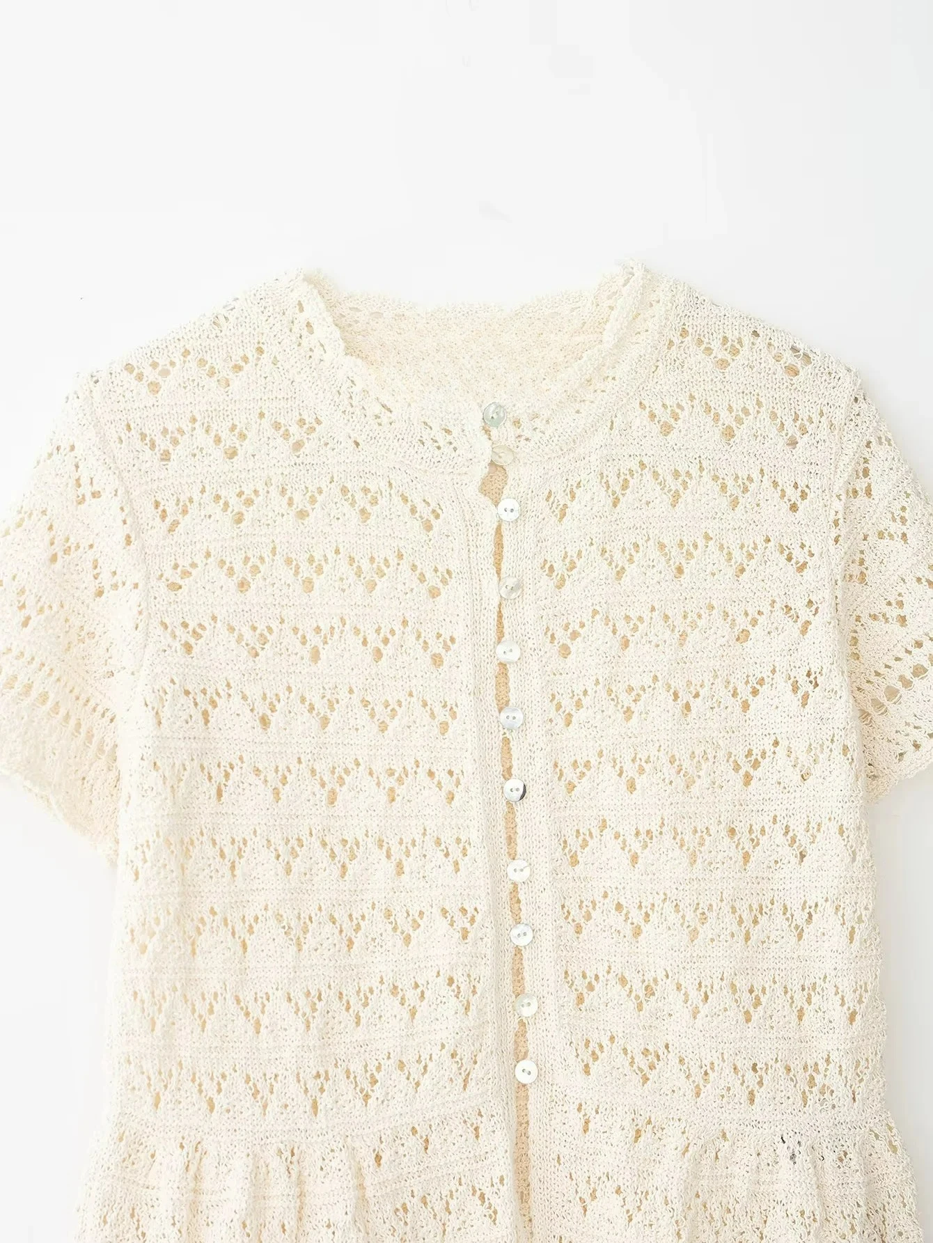 KONDALA Women Trendy Short Knitted Coat Hollow Out O-Neck Button Sweater Tops New Fashion 2026 Spring Summer Holiday Beach Tops