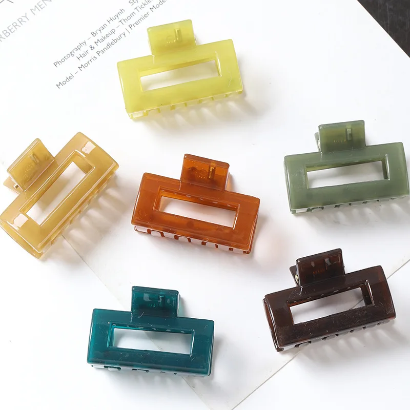 Fashion Hair Clips for Women Small 4cm Plastic Claw Clip Solid Color Geometric Shape Hair Clips Girls Hair Claw Hair Accessories