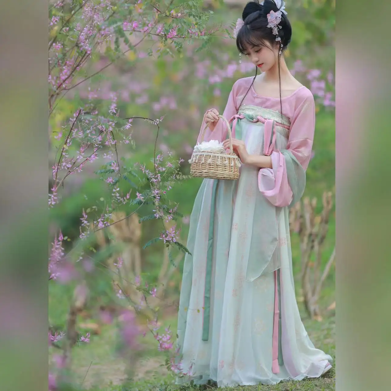 Costumi classici cinesi modelli primaverili ed estivi sistema Tang Hanfu girocollo a filo petto mostra quotidiano piccoli brandelli freschi