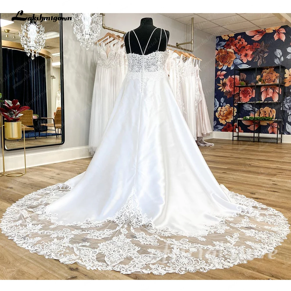 Lakshmigown Plus Size Women Satin Wedding Dresses Customized Women Long Elegant Beach Bridal Gowns Ruched A Line Lace Applique