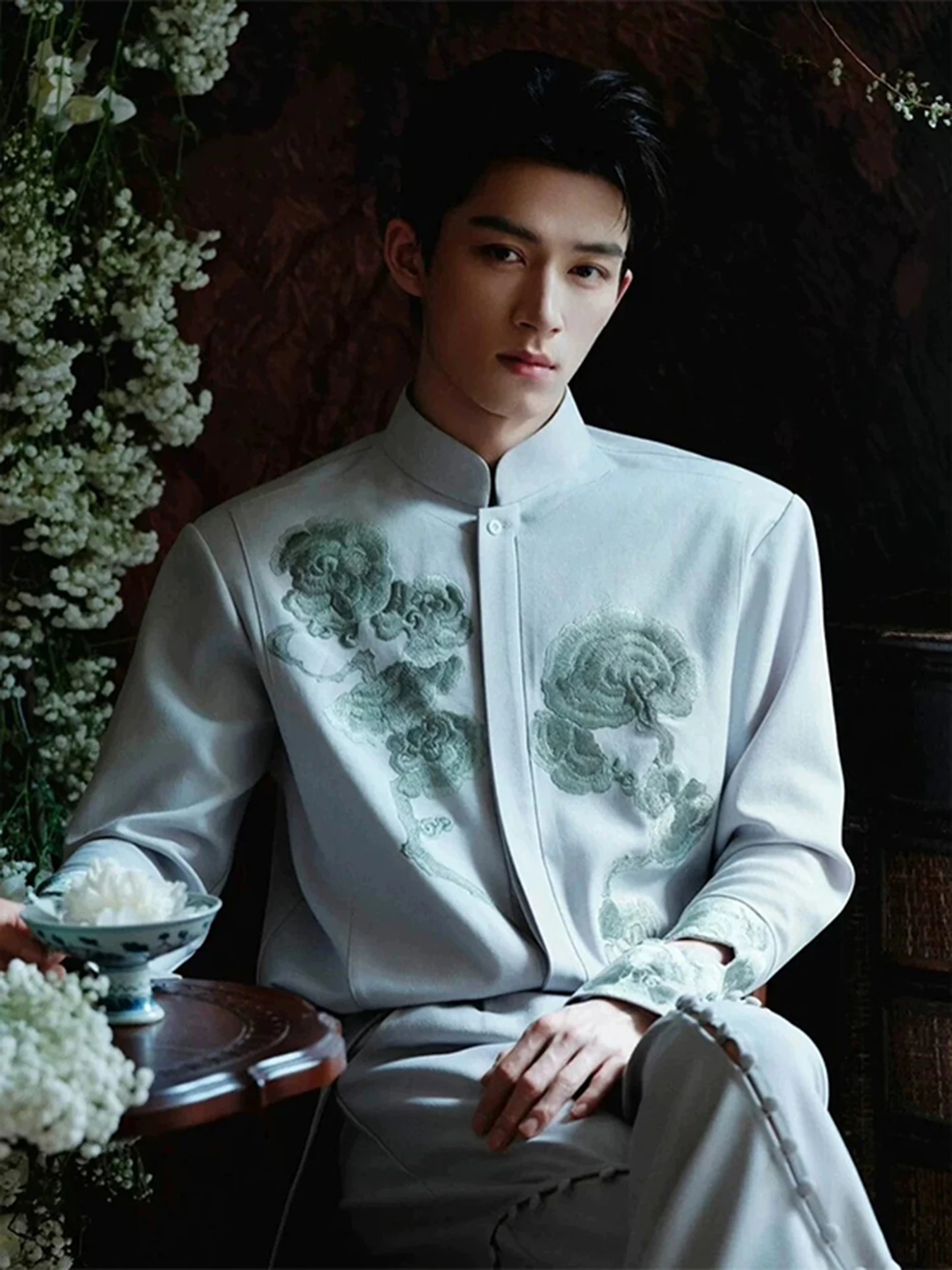 

Мужская рубашка с длинным рукавом в стиле Light Luxury, бирюзового цвета, с вышивкой в виде гриба Рейши, воротник-стойка, повседневная верхняя одежда