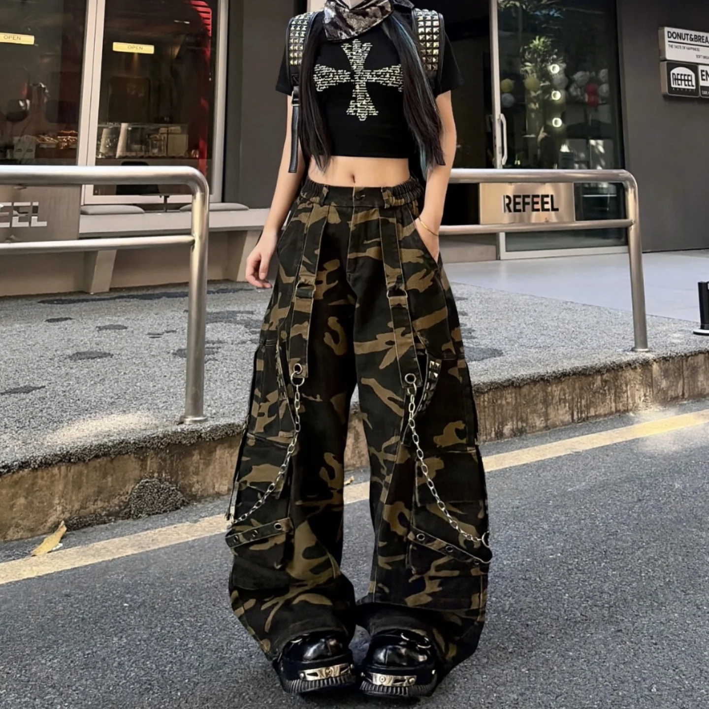 Womens Pink Camouflage Cargo Pants Metal Chain Details Multiple Pockets Designed for Y2K Hip Hop Dance and Stage Fashion Outfits