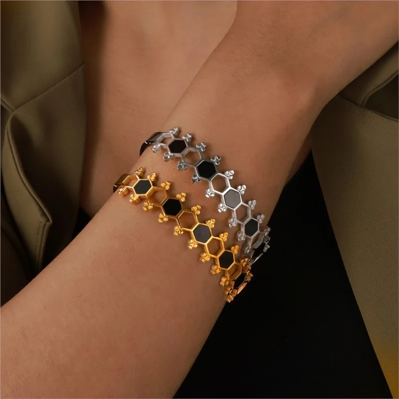 

New Stainless Steel Round Bangles For Women Men Hollow Hexagonal Black Acrylic Women Wristband Bracelets Waterproof Jewelry