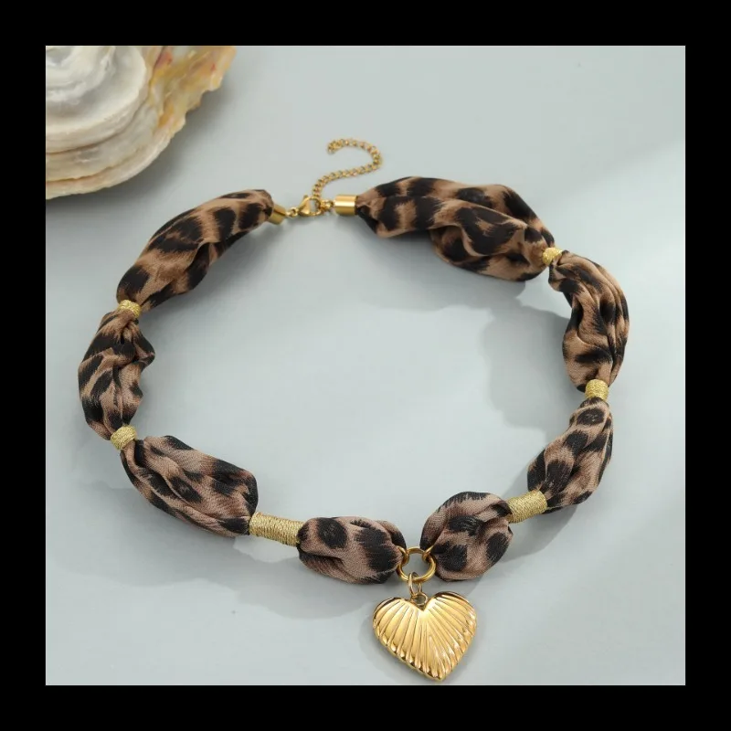 مثير ليوبارد طباعة وشاح حريري الحب قلادة قلادة من الفولاذ المقاوم للصدأ لا تتلاشى تصميم تحسس سلسلة الترقوة بالجملة #3