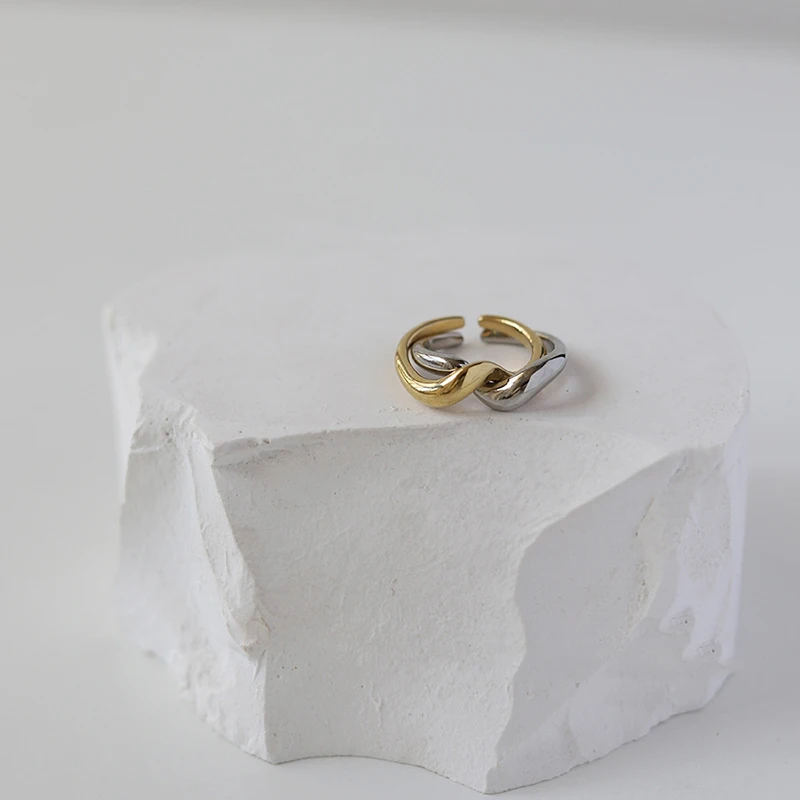 ZJ Hot Sale 2022 Unique Design Non-Tarnished Minimalist Gold Silver Color Mixed Twisted Rings Stainless Steel Jewelry Accessory