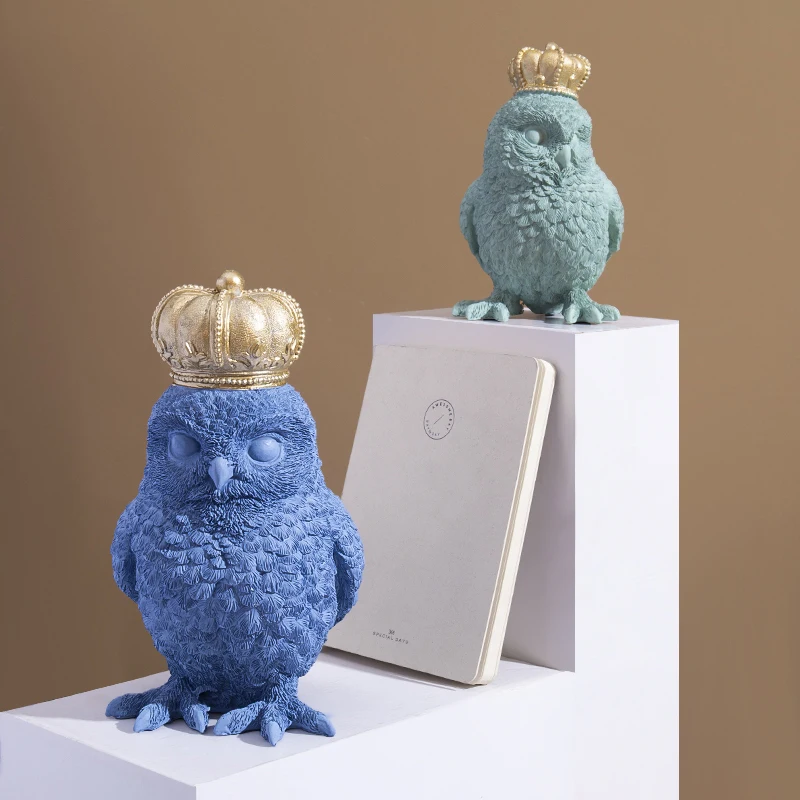 European Animal Owl Resin Art Figurines Miniature Model With Crown Home Office Bedside Decoration Ornament Crafts