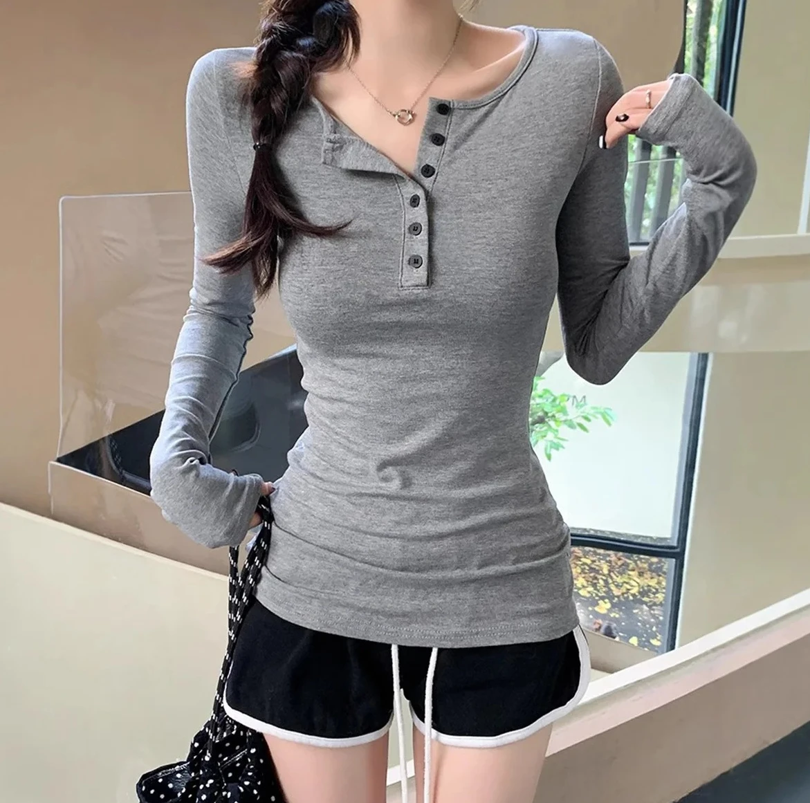 Y2K Vrouwen Mode Slanke Shirts Met Lange Mouwen Knop Effen Sexy Meisje Trui Tops Lente Herfst Retro Eenvoudige T-shirt Casual Straat