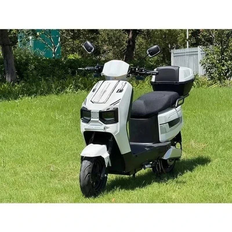 SXLL China's best-selling high-speed electric motorcycle with a 1000-watt motor, integrated battery, and wide tires