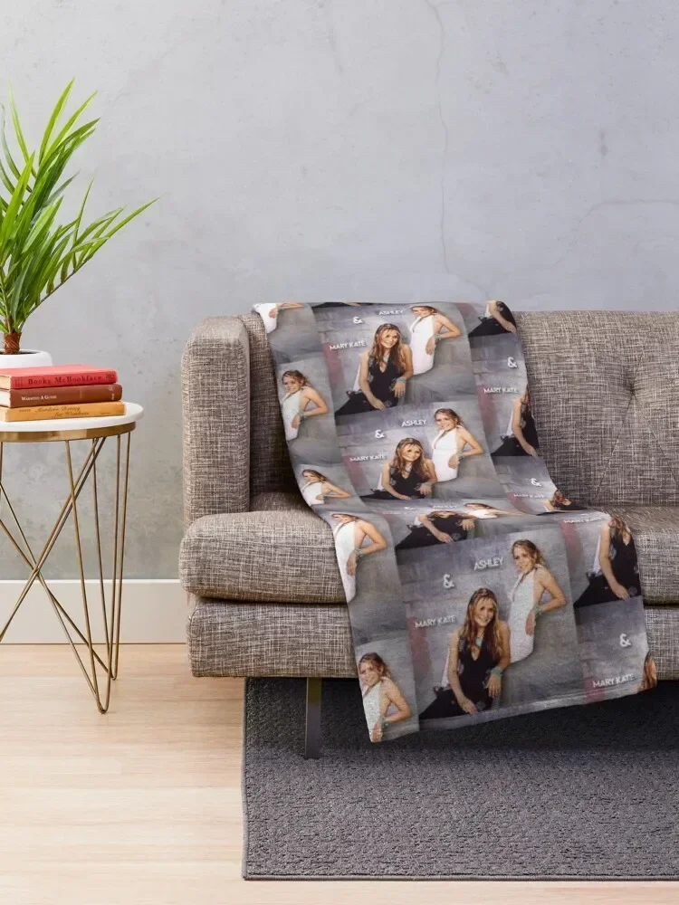 Mary Kate and Ashley olsen cute Throw Blanket Moving Tourist Flannel Blankets