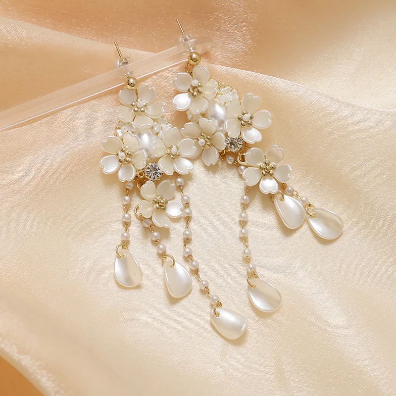 Rhinestone Pearl Tassel Earrings for Women French Romantic Flower Drop Earring Commute Exquisite charms Jewelry Wholesale