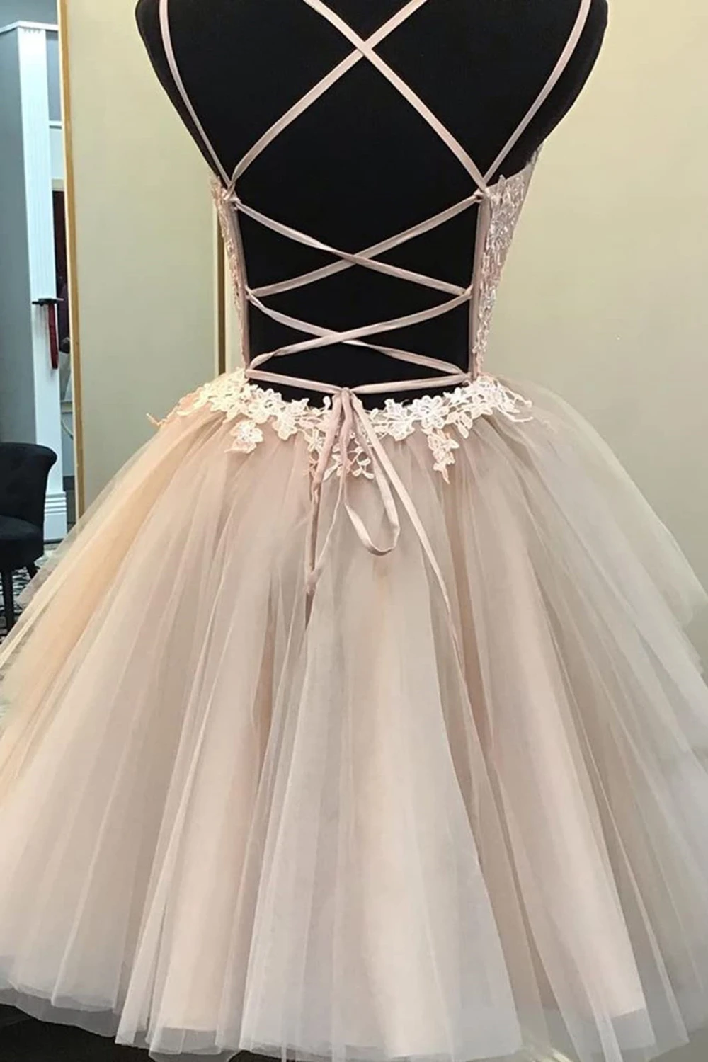 Bealegantom New Lovely Lace Illusion V Neck Short Prom Dresses 2023 Tulle Appliques Homecoming Graduation Formal Party Gown