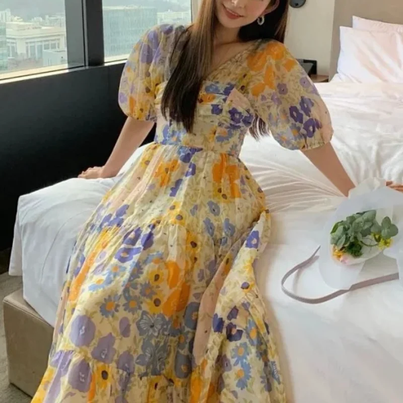 

Summer 2023 French Court Style Colorful Floral V-neck Waist Puff Sleeve Floral Dress