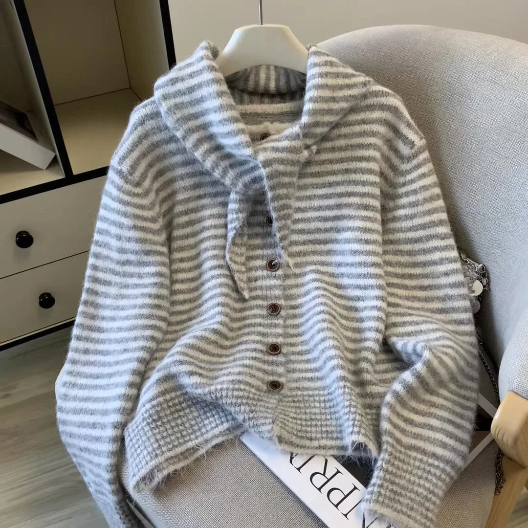 

Women's Light Grey Striped Cardigan Knit Sweater 90s Vintage Jumper Knitwear 2000s Y2k Long Sleeves Cashmere Sweater Autumn 2025
