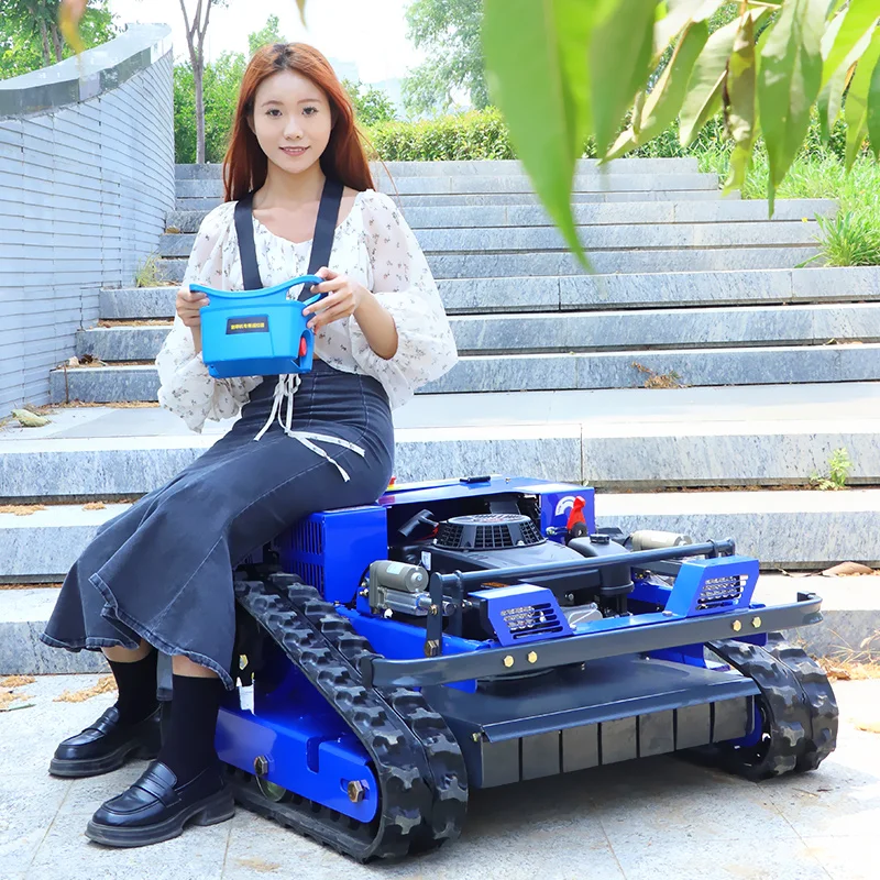Mesin Pemotong Flail Robot Empat Tak Hemat Biaya yang Disesuaikan Pemotong Rumput Mulai Listrik Mesin Pemotong Track Flail CE EPA