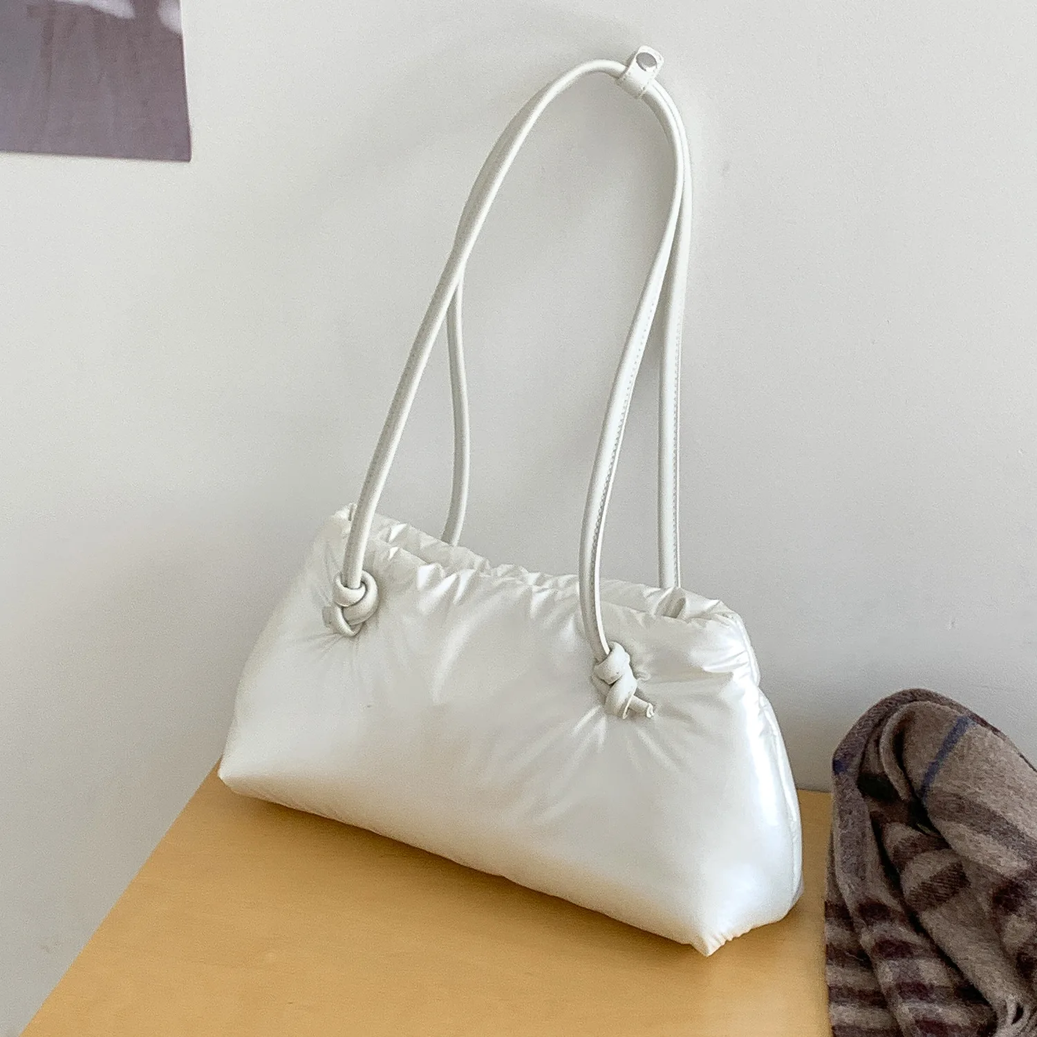 

Модные стеганые сумки на плечо для женщин, сумки с нейлоновой подкладкой, мягкие хлопковые космические женские сумки, новые зимние сумки подмышки, сумка-шоппер