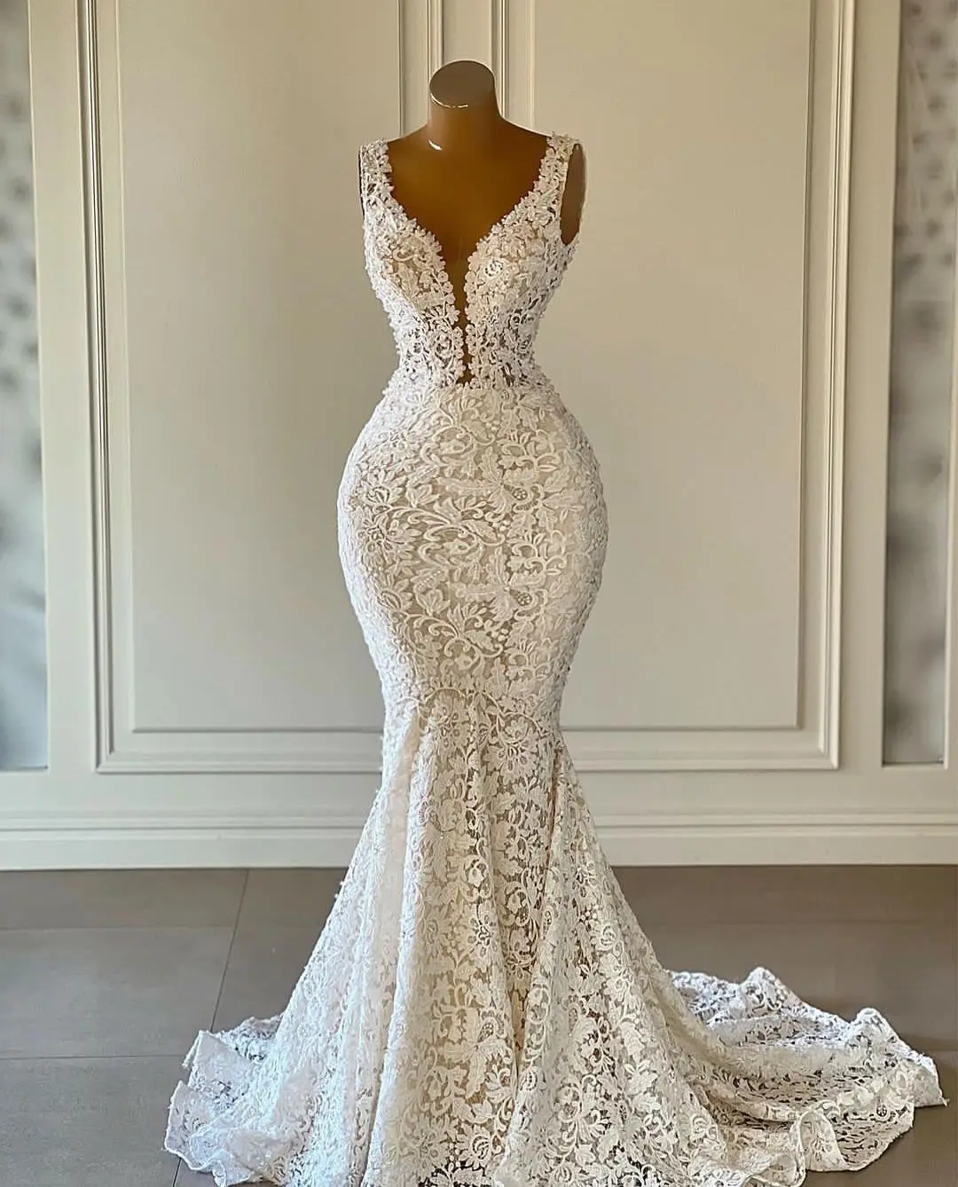 Stylish Evening Dresses Sleeveless Spaghetti Straps V Neck Sequins Shiny Appliques Lace Formal Gowns Prom Dresses Custom Made