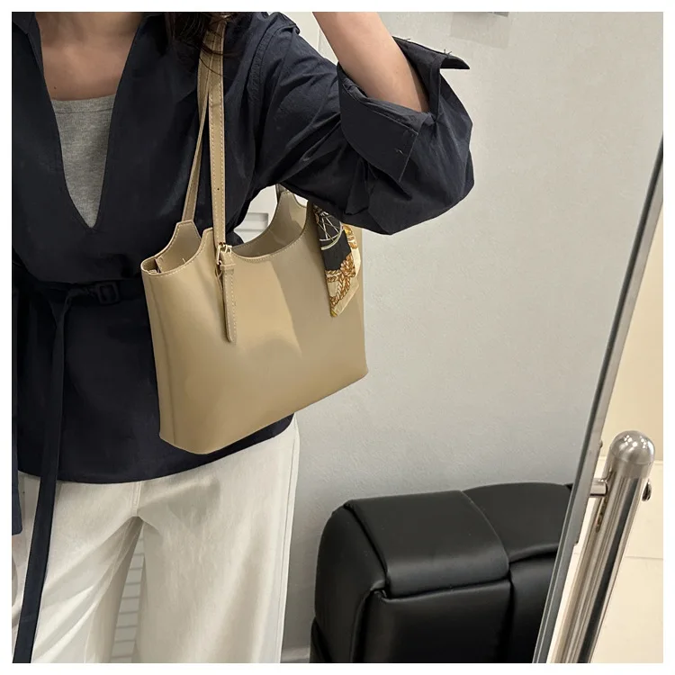 Modische, stilvolle Seidenschal-Einkaufstasche, Umhängetaschen mit geräumigem Fassungsvermögen, elegante Unterarmtasche, vielseitige Pendelhandtasche für Damen – Detail 17