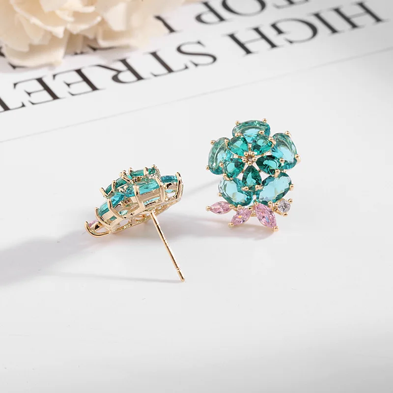 Модные цветные серьги-гвоздики с инкрустацией медным цирконом и индивидуальным сладким цветком, легкие серьги-гвоздики в роскошном стиле с нишевым дизайном