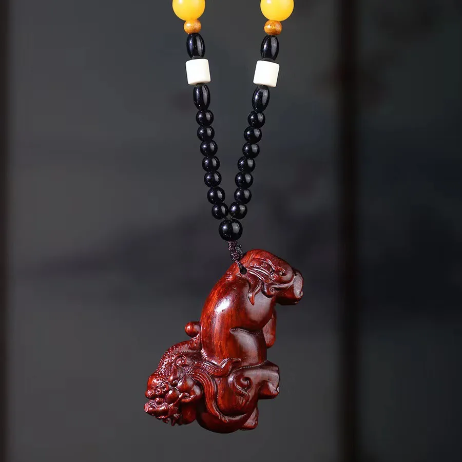 Chinese Style Small Leaf Red Sandalwood Carved Pixiu Lucky Wealth Attract Blessing Hanging Ornament For Car Portable Worry Bead