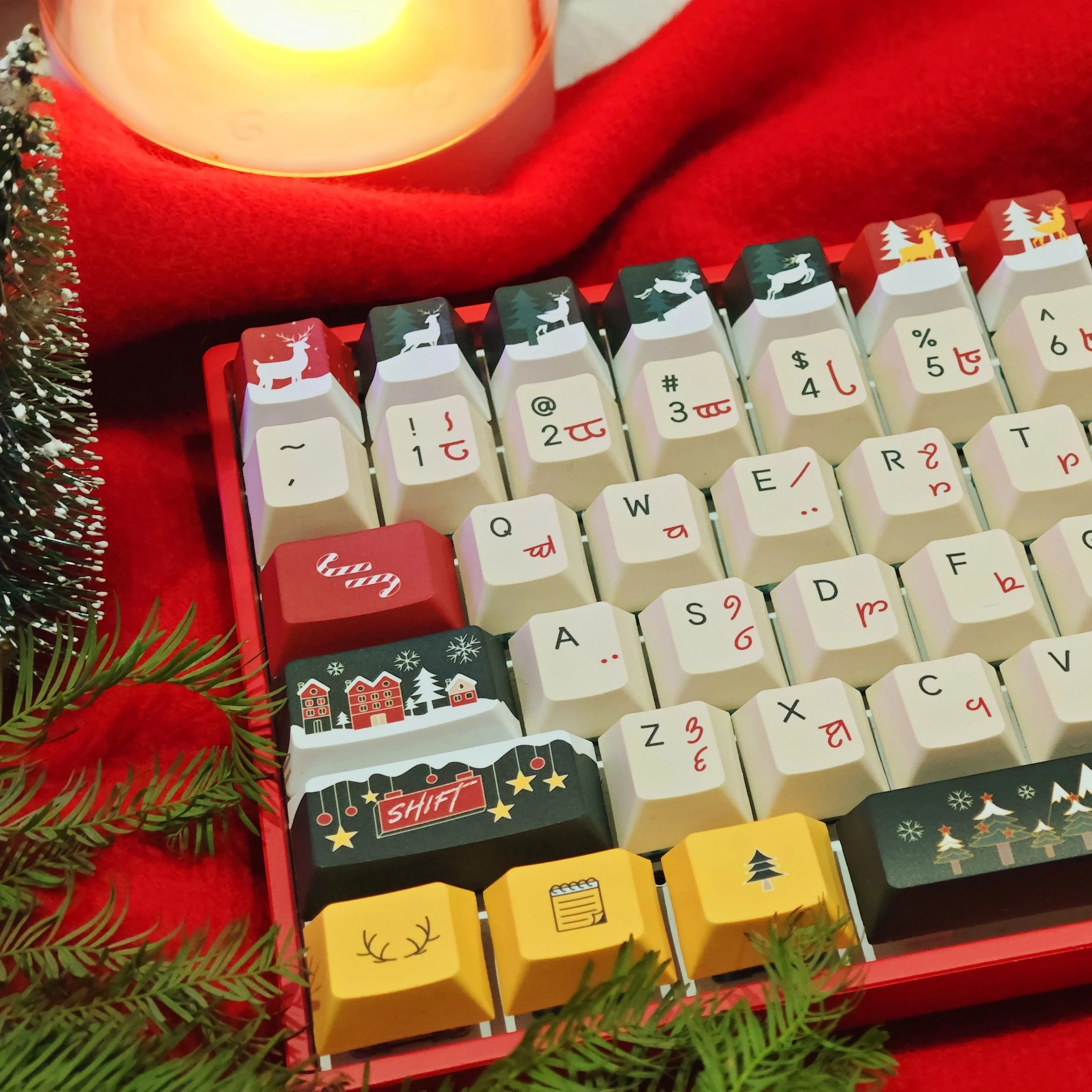 

Рождественские оригинальные колпачки для клавиш, оригинальные 142-клавишные персонализированные механические колпачки для клавиатуры из ПБТ, полностью пятисторонняя маленькая горячая сублимация