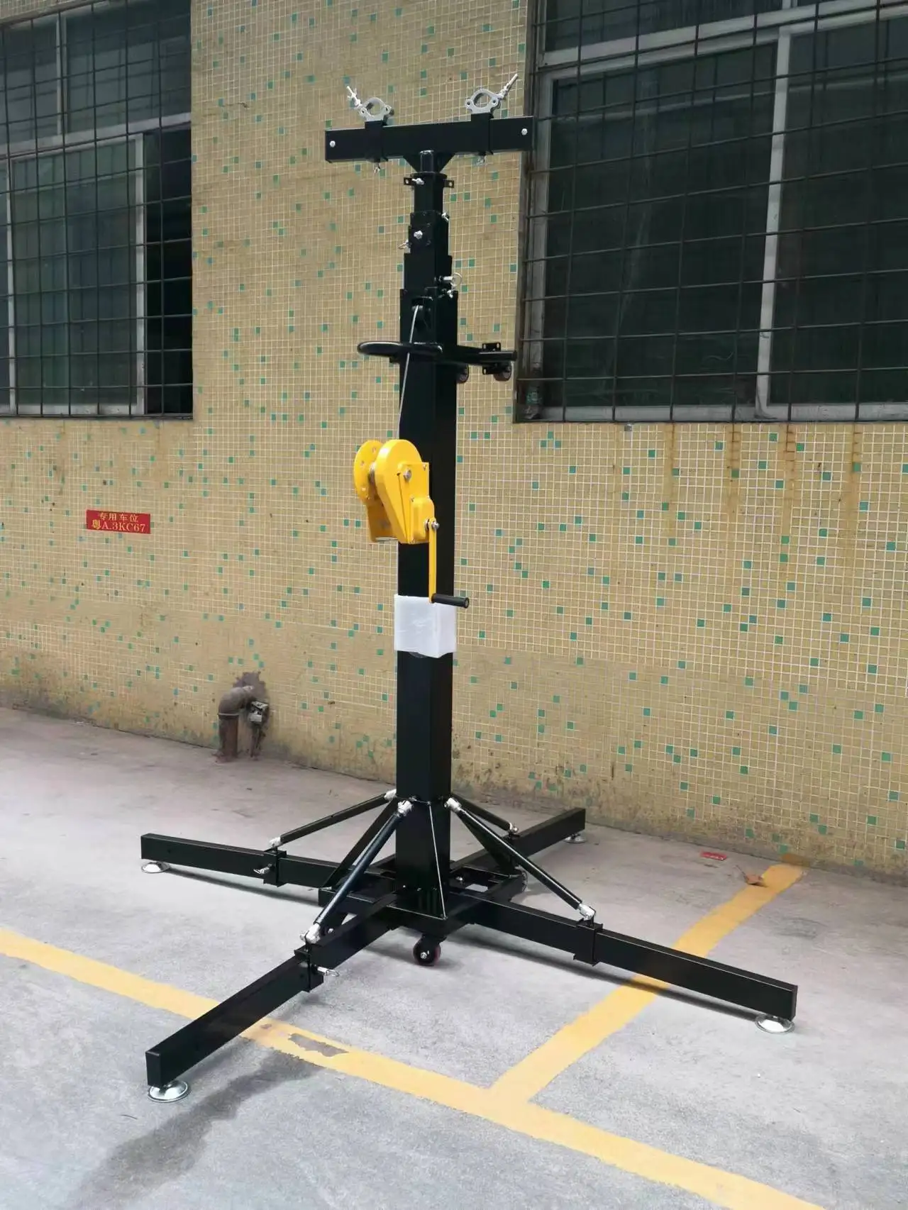 Manual Crank 6.5m 21ft Telescopic Lifting Mast Wire Rope Sling 4 Section 350kg Load Capacity for Stage Equipment Truss Lighting