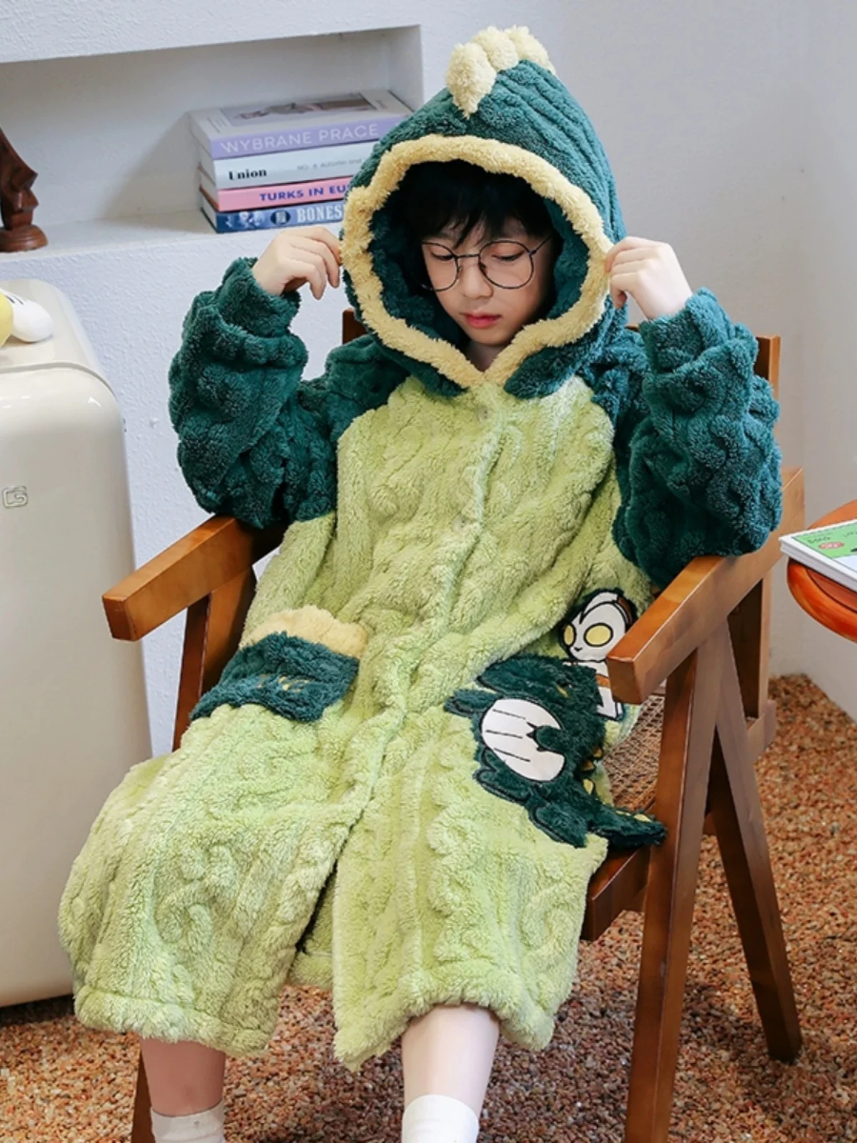 厚みのあるコーラルフリース子供用スリープローブ、長袖漫画柄フード付きフランネルパジャマ、男の子用バスローブ、冬用暖かいホームウェア