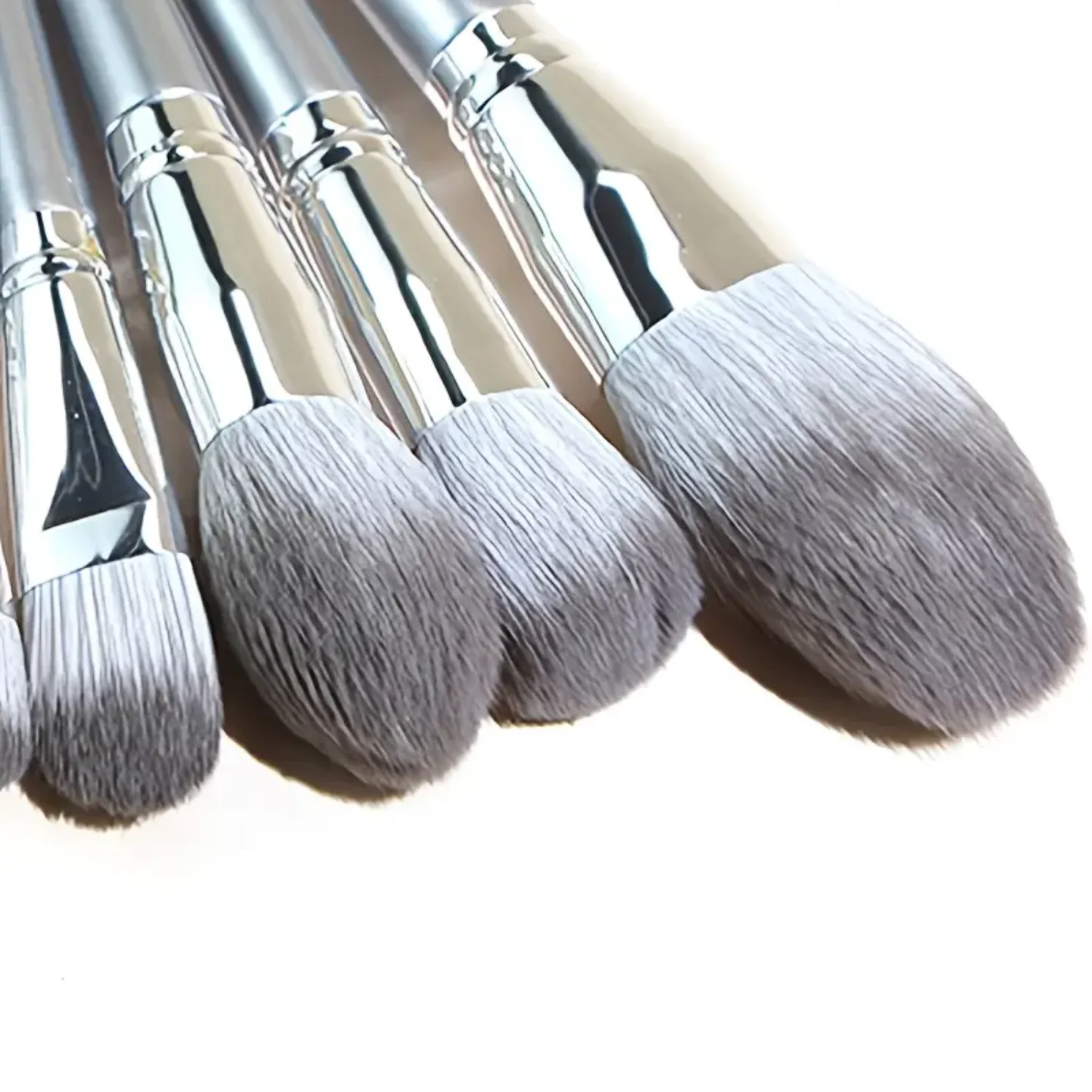 Ensemble de pinceaux de maquillage gris haute lumière, outil pour le visage avec cheveux super doux pour le maquillage de beauté, invitation à un ensemble de pinceaux pour les cils, 14 pièces