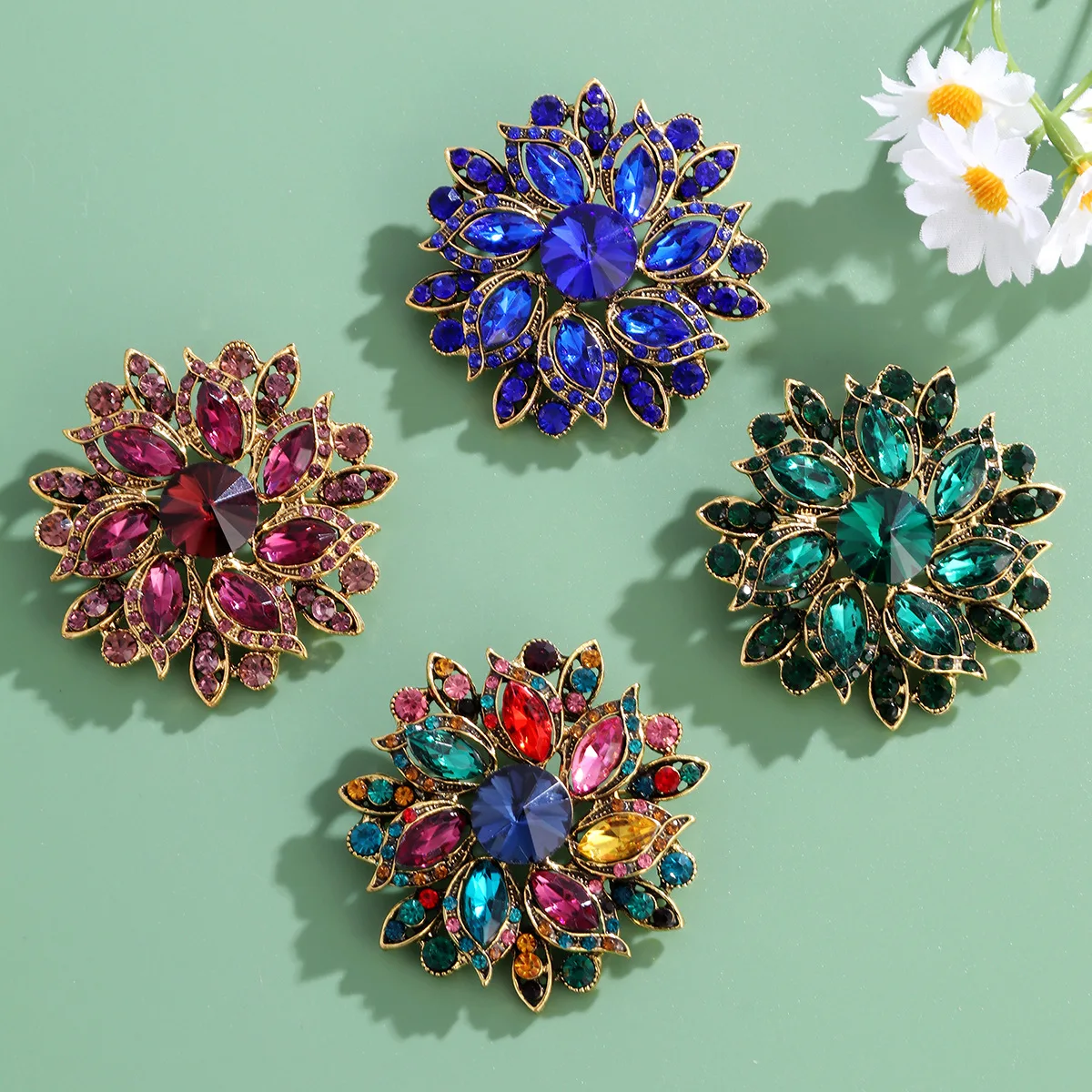 Anmutige Luxus-Kristall-Broschen mit runden Blüten für Damen, trendige Zirkon-Anstecknadeln, Schmuck für Party, Büro, Anzug, Dekoration, Festivalgeschenk – Detail 11