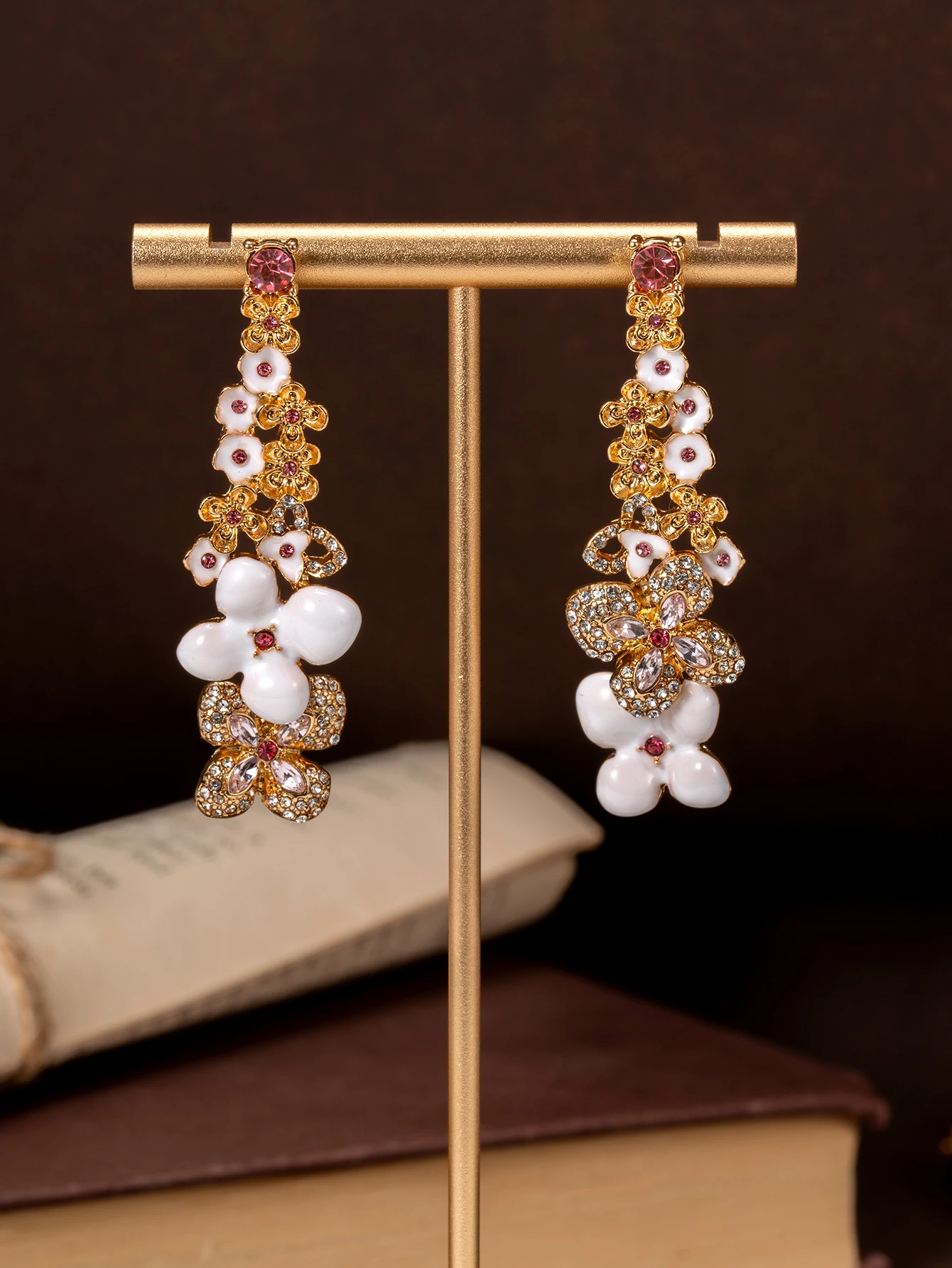 1 Pair of Vintage Luxury Earrings with Full Rhinestone Inlay in Butterfly Shape and Enamel Small Flowers in Two Colors, Suitable for Women's Daily Wear and Party Accessories