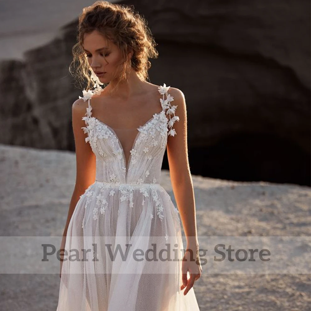 Romantic Elegant Spaghetti Straps Wedding Dress Sleeveless Flowers and Pleat A-Line FLoor Length Sexy Open Back Bridal Gowns