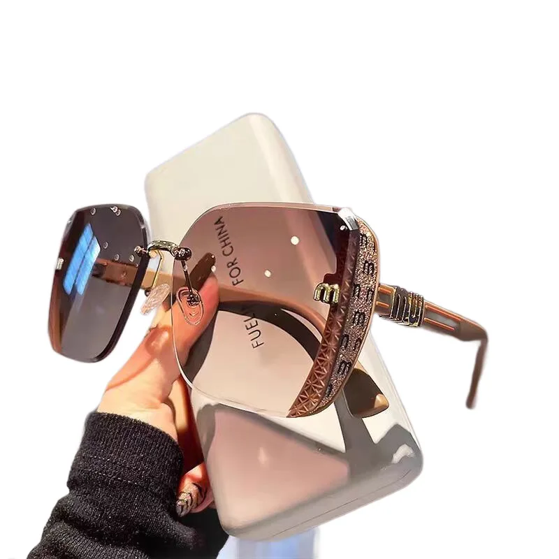 

Новые солнцезащитные очки 2026 года: оверсайз, квадратные, с острыми краями, поляризационные, UV400, люксовые, модные, для женщин, визуально стройнящие лицо