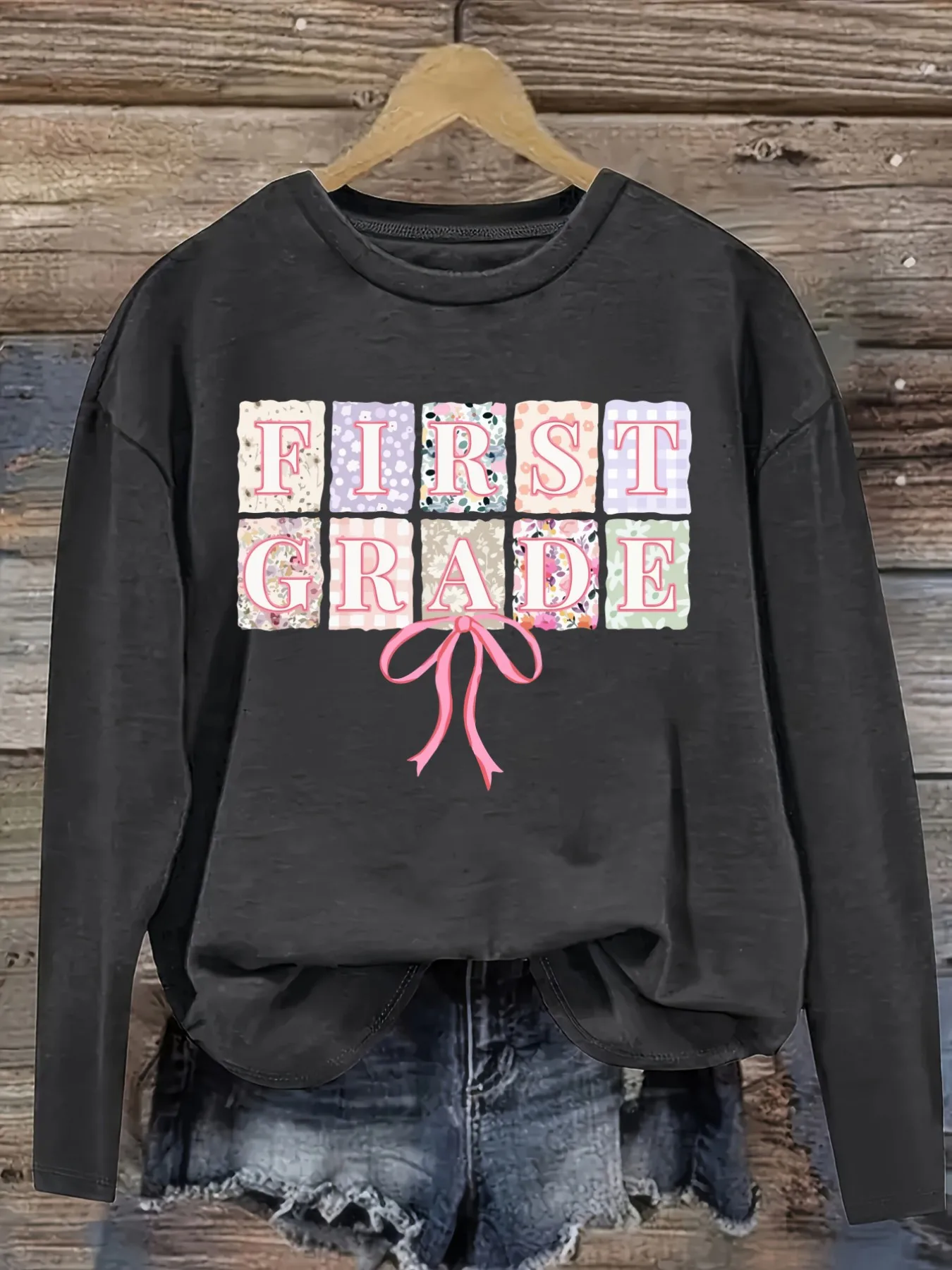 Women's Casual Long Sleeve Crew Neck T-Shirt First Grade Patchwork Bow Design Design, Round Neck Women's Clothing, Machine Washable, Slightly Elastic, Loose Fit, Spring Autumn Winter Women's T-Shirt, Halloween Costume Outfit