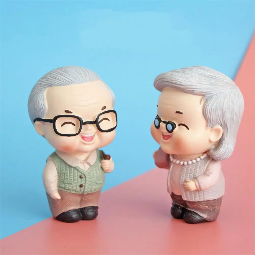 Grandpa Grandma Cake Toppers Decor Resin Car Ornaments Miniature Figurine Character Christmas Crafts Gifts Bake Decoration Cute