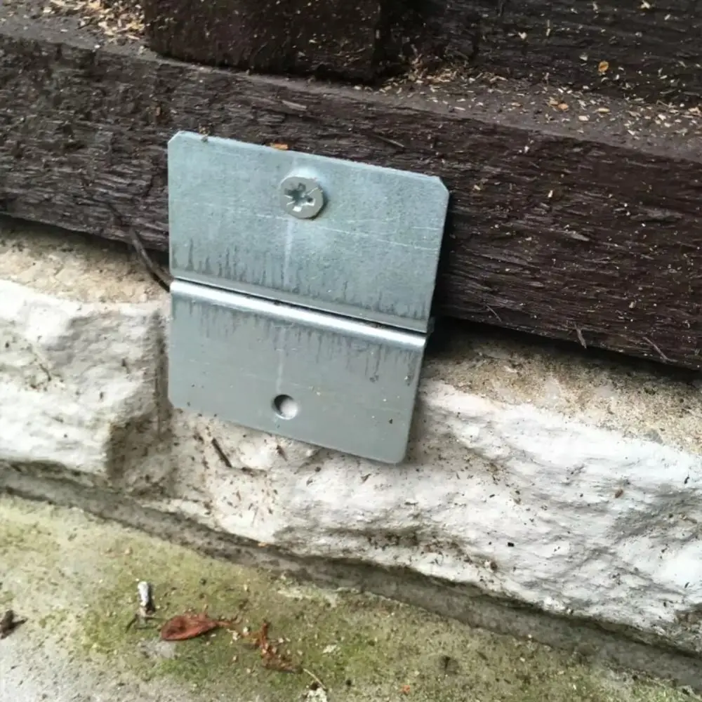 

Sturdy Fence Panel Clips Iron Anti Rattling Vertical Mounting Bracket Convenient Weather Resistant U-shaped Clips Birdhouses
