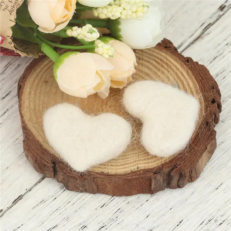 2PCs Heart Shape Wool Felt Poke DIY Kits Craft Sewing supply clothes Accessories Handmade Gift Bag Backpack Decoration