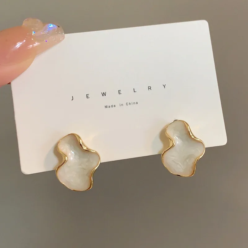 Abstract Alien White Color Cloud Irregular Stud Earring for Women Temperament Ear Jewelry Simple Christmas Valentine's Day Gift