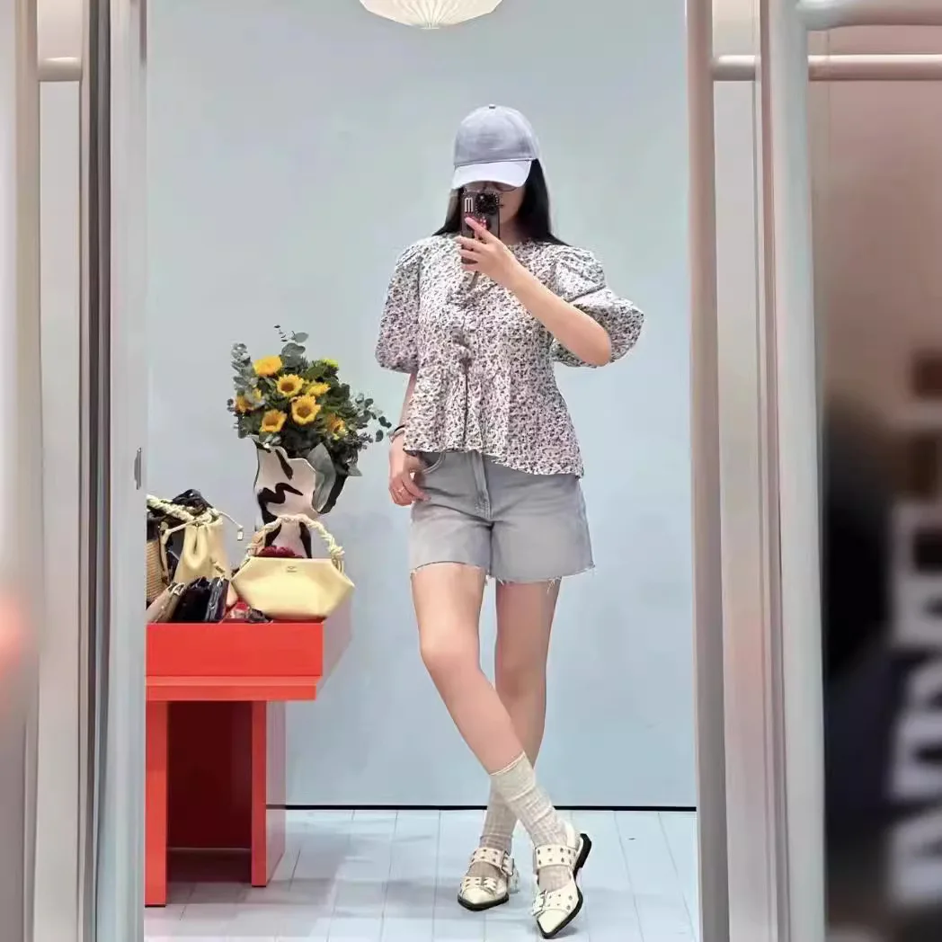 

Новая женская хлопковая блузка Nordic Spring Summer 3797 с цветочным принтом, круглым вырезом и рукавами-фонариками, цвета озерной синевы, в горошек, с цветочным узором.