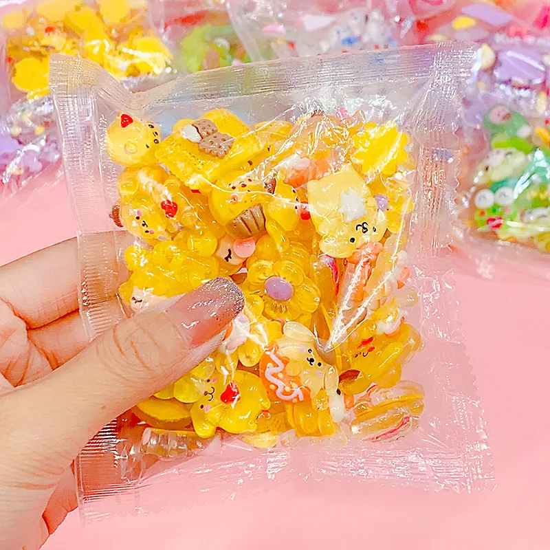 20/50Pcs Mixed Sanrio Series Resin Charms Accessories for Diy Phone Case Hair Clip Material Children Toy Jewelry Accessories