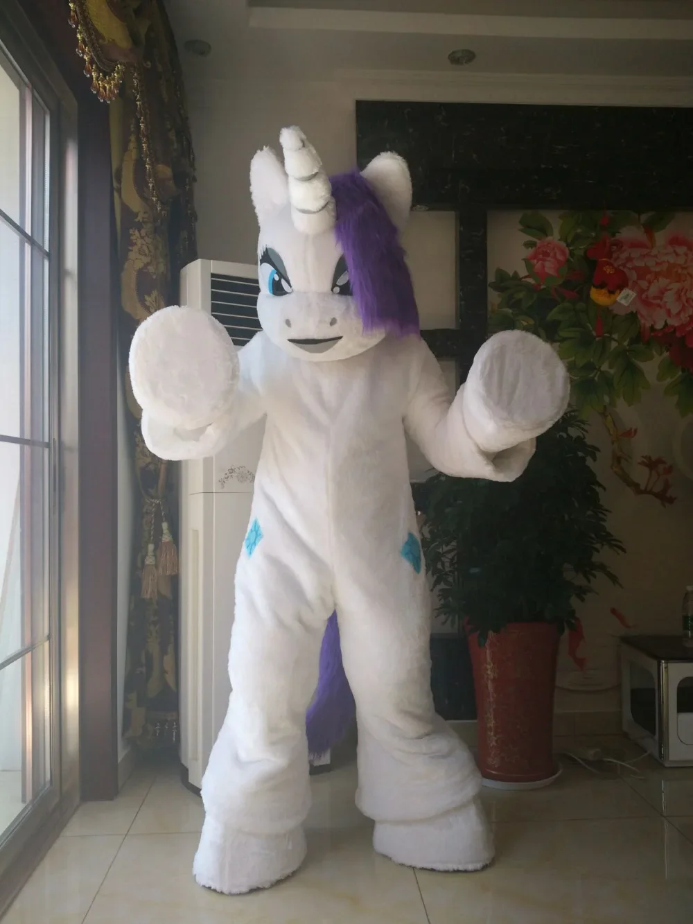 Christmas Top Quality EVA Helmet White Rainbow Pony Mascot Costumes Movie Props Show Cartoon Apparel Birthday Party