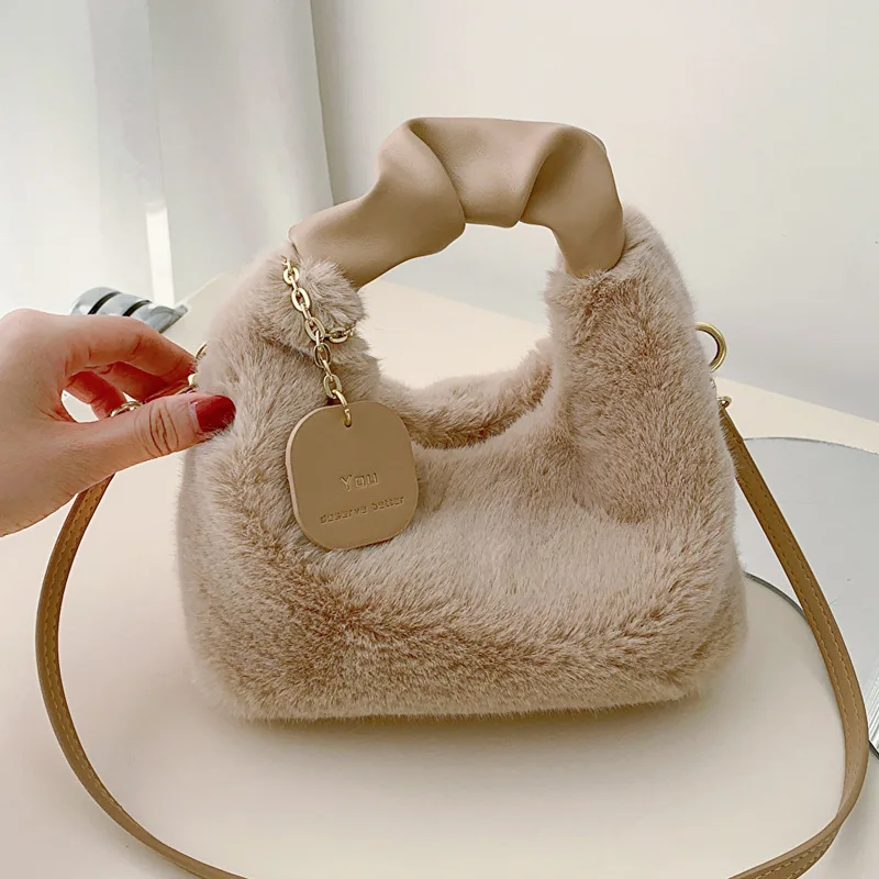 

Fashion Plush Texture Cross-Body For Women Eco-Friendly Fur Large Capacity Fashionable Winter Furry Hand Bag For Women