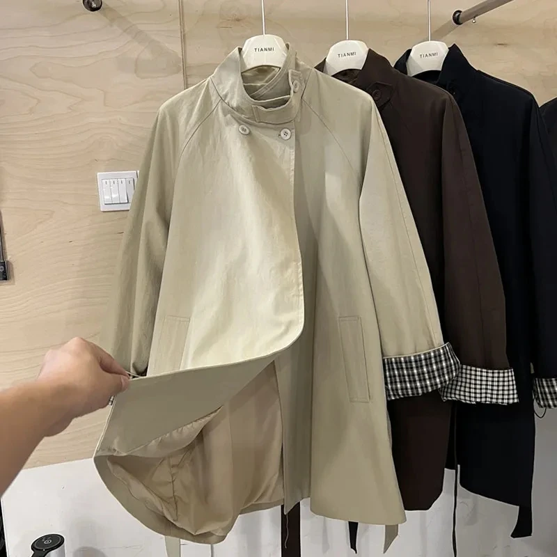 British Style Autumn 2025 Nnew Stand Up Collar Contrasting Medium Length Trench Coat For Women With Unique Design And Belt Jacke