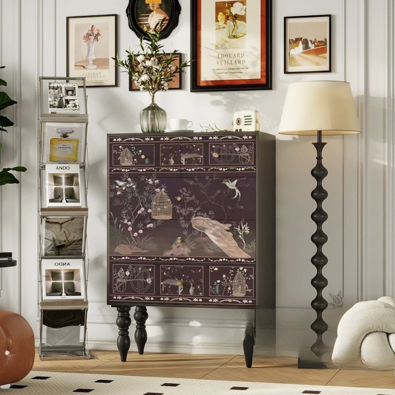 Armadietto decorativo dipinto medievale Stampa retrò cinese fissa, cassettiera per camera da letto in legno massello contro il muro